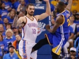 steven-adams-kicked-draymond-green